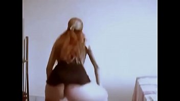 Preview 4 of All Intern - gostosa dan&ccedil_ando mostrando a bunda