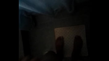 Preview 3 of Dp Bbw - Chico masturbandose en El ba&ntilde_o
