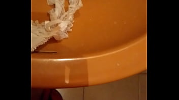 Preview 2 of Pissclip 2 - Gozando na calcinha