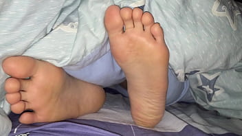 Preview 1 of Riding A Didlo - Girlfriend&#039_s candid feet when s.