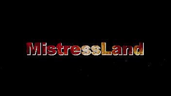 Preview 1 of Xnxx Hindi Vidio - Slaves swallow the mistress&#039_s saliva and chewing food