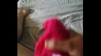 Preview 4 of Flower Edwards Vegas - Me vengo en el bra de mi prima