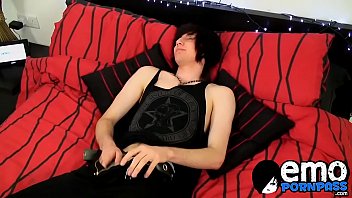 Preview 1 of Labianas Jovenea - Emo twink thinks about cock sucking while masturbating