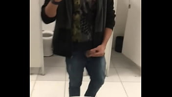 Preview 3 of Xxxvixdo - Gozando na Faculdade