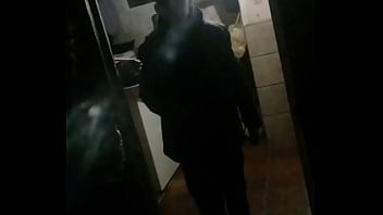 Preview 1 of Ava Madas - JOVEM SAFADO LEVANDO PORRA NA CARA