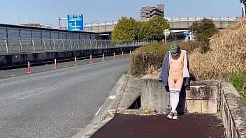 Preview 4 of X Art Com Proxy - 女装子まゆちゃんが車がばんばん通る日中の国道脇の歩道でノーブラノーパンの前をはだけて大股開いて丸出しの露出プレイを楽しんでいる。Part 2