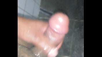 Preview 3 of Hq Pantyhose - Tomando um banho