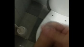 Preview 3 of Mansi Naek Sex - Despertando mi polla en ba&ntilde_o