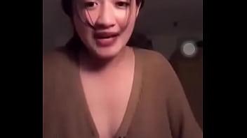 Preview 2 of Indin Naughty - G&aacute_i xinh bigo thả r&ocirc_ng khoe vếu