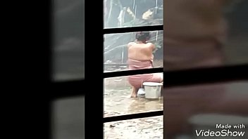 Preview 2 of Reshma Sex Masala Videos - Indian village bhabi bathing 2