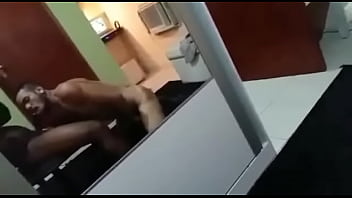 Preview 3 of Asspornvideo - Chupando piroca no amigo