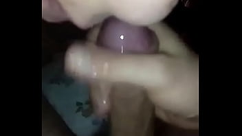Preview 2 of Less Than 2mb - Vecina cachonda chupando verga