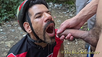 Preview 3 of Extreme Cream Pie Gangbang - Homem gosta de ir nas trilhas ap&oacute_s o expediente pra fuder com desconhecidos