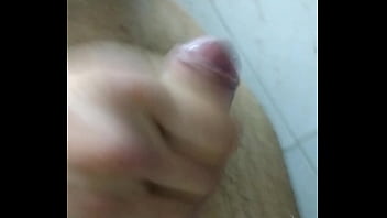 Preview 2 of Bokep Live Indo - Gozando gostoso no banho