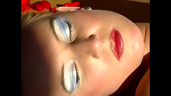 Preview 1 of Twirls Porn - Big dick fills up the shaved cunt on this sexy blonde painter slut outdoors