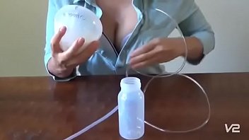 Preview 4 of Pornjovencitas - Bhabi licking his milk from his big boobs