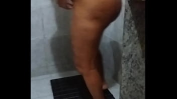Preview 1 of Outdor Shemale - banho esposa gostosa depois bundinha