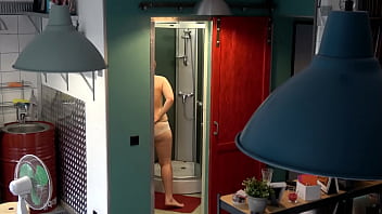 Preview 2 of Taylor Swift Ki Big Black Cock - Czech chunky teen - Hidden cam in the shower