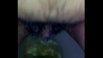 Preview 4 of King Muslim - Bucetuda peluda mijando,   pee,  pissing