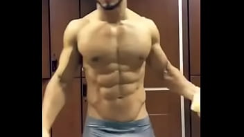 Preview 1 of Arenita Foyando - Negro gostoso se exibindo!