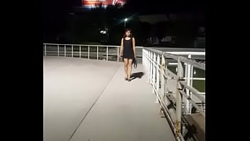 Preview 1 of Black Cock Cumshot Face - Travesti caminando por la calle... T&aacute_mara Gorza