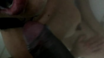 Preview 3 of Massaage Sex With Swiming Pool - Bebendo a porra do meu neg&atilde_o,  safada gosta &eacute_ de gozada na boca !!!!