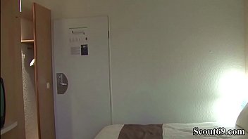 Preview 1 of Hard Close U - Deutsche Stief Schwester Cora zeigt Bruder wie ANAL SEX geht