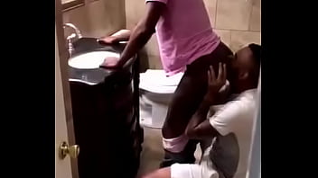 Preview 3 of Adult Breastfeeding Jerman - cuando se ama de verdad se chupa rico