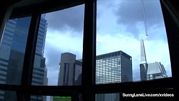 Preview 1 of Stap Sistar Doggi Stayl - Blonde Babe Sunny Lane Uses Tongue Vibrator In New York City