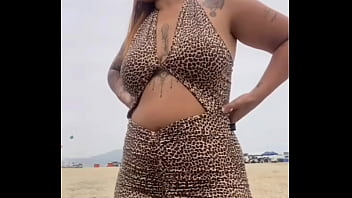 Preview 2 of El Ladies Mature Com - FUI S&Oacute_ DE VESTIDO SEM CALCINHA PRA PRAIA,  UM F&Atilde_ SE APROXIMOU E FICAMOS CONVERSANDO PUTARIA
