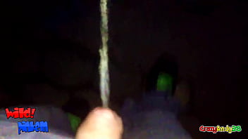 Preview 3 of Xvideo Italia - Wild pinkeln - Hinters Haus und auf eine Treppe