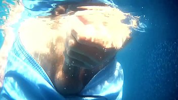 Preview 3 of Onal Oeganizma - Jerking in pool
