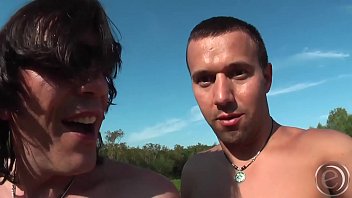 Preview 3 of Xxxxbf Vidio Com - Mandy Bright &amp_ Jasmine Rouge machen sich einen geilen Strandnachmittag