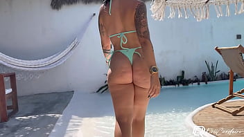 Preview 1 of Kondam New X Movie Sexy Video Hd - Morena gostosa se masturbando em p&uacute_blico na piscina da pousada