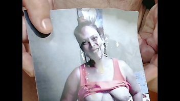 Preview 4 of Mom Assist - Kater xxx Tribute - ins Gesicht und auf die geilen Titten abgemolken