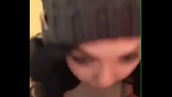 Preview 4 of Morning Martubasing Porn - Chica con tattos se le sale un seno