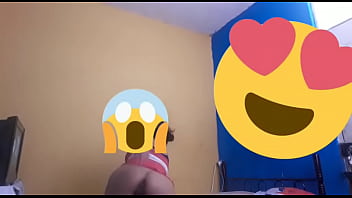 Preview 3 of Seachwoman Touch Cock In Public - Se m&aacute_s turba para el novio