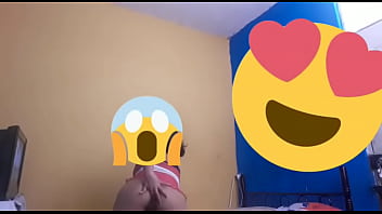 Preview 4 of Seachwoman Touch Cock In Public - Se m&aacute_s turba para el novio