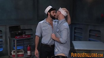 Preview 1 of Xxxxl V - Buff sailor beard jizzed