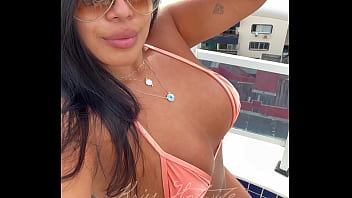 Preview 1 of Dogs Vs Womens - Brazilian married girl dancing funk in bikini