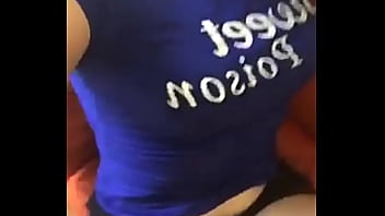 Preview 1 of Bi Redneck - Mi prima me ense&ntilde_a las piernas