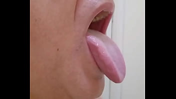 Preview 1 of Muslim Naked Girls - A&iacute_ vem porra na boca!