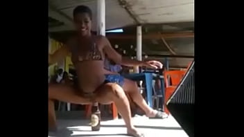 Preview 4 of Videos Txxx - MAGRINA REBOLANDO NA BOQUINHA DA GARRAFA