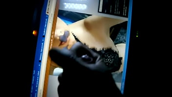 Preview 3 of Hottie Gets Sprayed With Cum - Tributo  a manchega 2