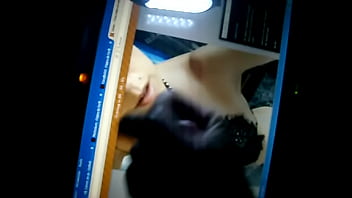 Preview 1 of Hottie Gets Sprayed With Cum - Tributo  a manchega 2