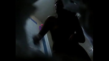 Preview 4 of Nadia Ali And Main Khalif Sex - Espiando a mi primita de 19 con camara escondida  antes de ba&ntilde_arse