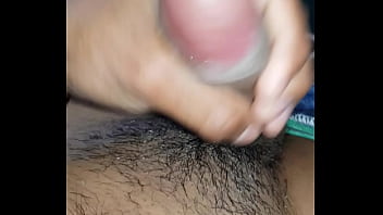 Preview 3 of Xxx 3 Girls 1 Boy And Kiss - Masturbandome en casa rapidamente