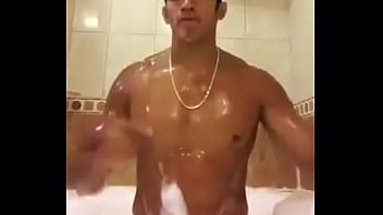 Preview 3 of Bokeb Hewan Dan Manusia - Gostoso sensualizando na banheira