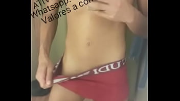 Preview 2 of Short Video Mp3 - Novinho dotado da pica grossa de 20 CM Grossa e cabe&ccedil_uda