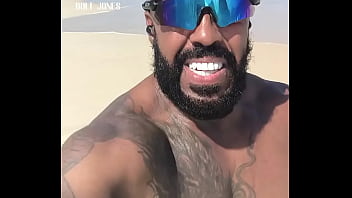 Preview 4 of 2017 December 12 - Moreno tatuado muda seu corpo para fazer sucesso no xvideos no rio de janeiro,  Copacabana no show da lady gaga ele fez sucesso.